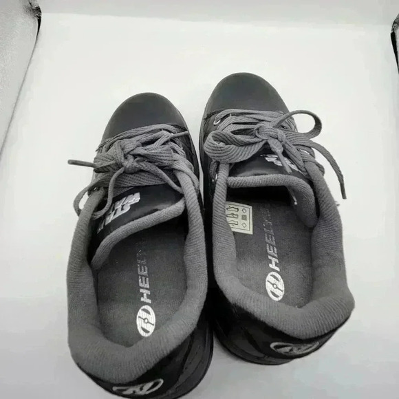 Cool! Heelys Star Wars Mandalorian Black Skater Shoe Sneakers Size 4 Yth - Picture 11 of 12